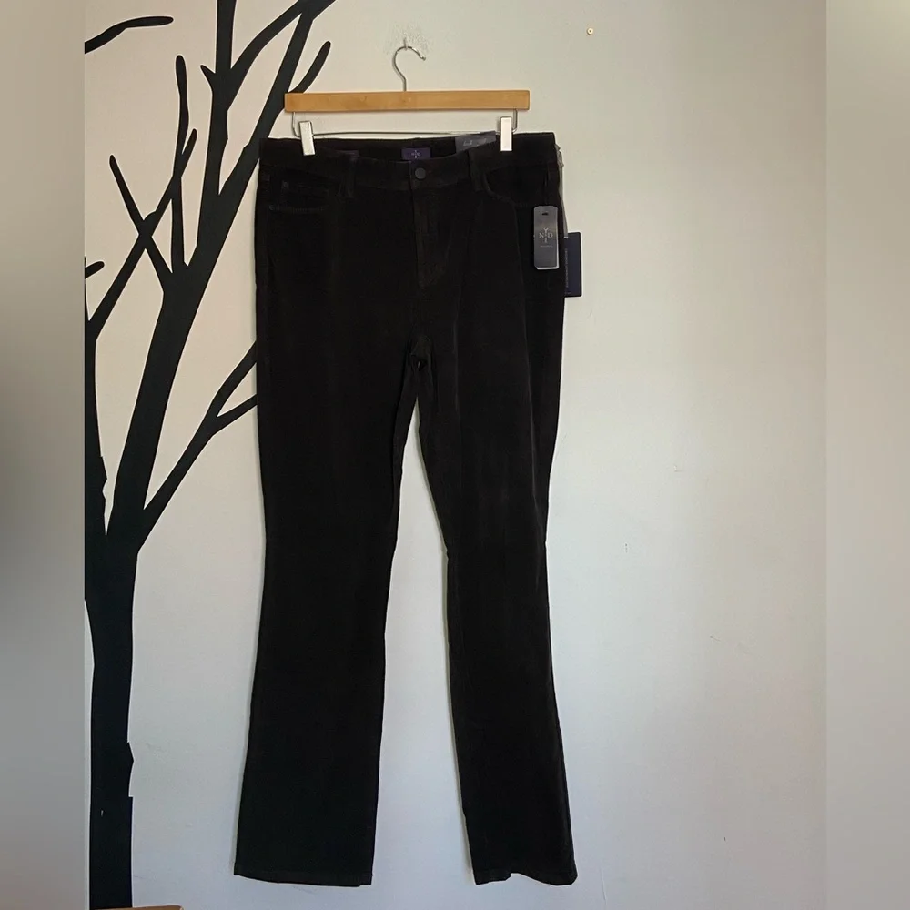NWT NY+DJ Marilyn corduroy straight jeans in dark chocolate brown
